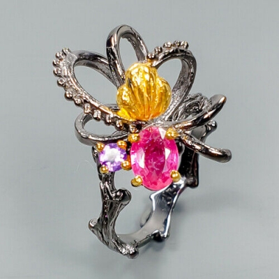 Серебряное кольцо с розовым рубином арт 40326