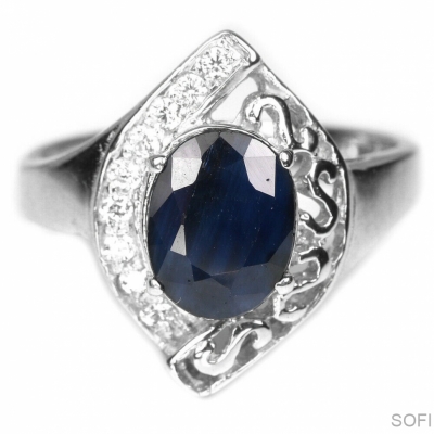 Серебряное кольцо с синим корундом натуральным арт 26402