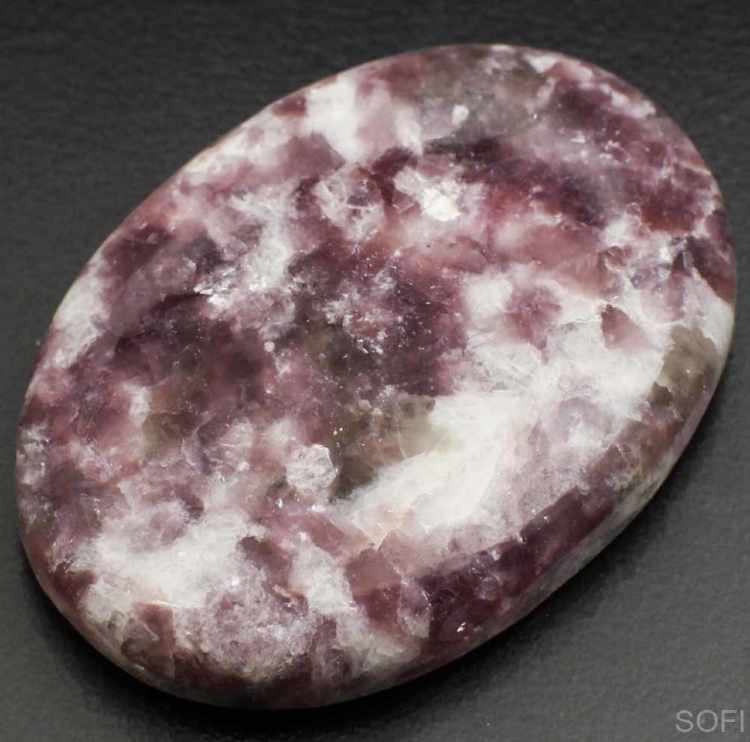  Камень Лепидолит натуральный 42.00 карат арт. 5605