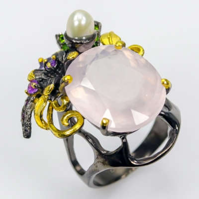 Серебряное кольцо с натуральным кварцем арт 33263