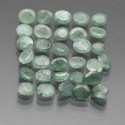 Камень зелёный берилл натуральный 9.86 карат арт. 22953