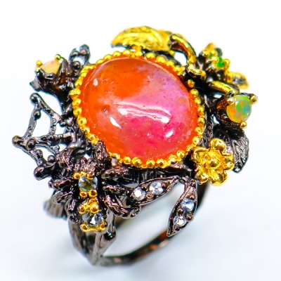 Серебряное дизайнерское кольцо с натуральным рубиновым корундом арт 33325