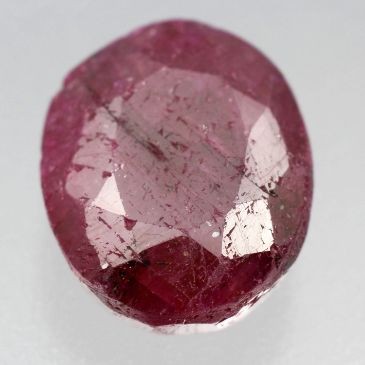 Камень розовый корунд натуральный 17.10 карат арт 19670