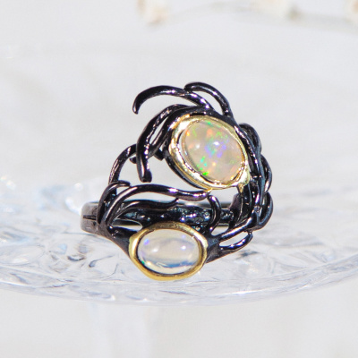 Серебряное кольцо с опалом натуральным арт 28887