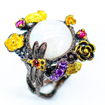 Серебряное дизайнерское кольцо с натуральным голубым лунным камнем арт 33336