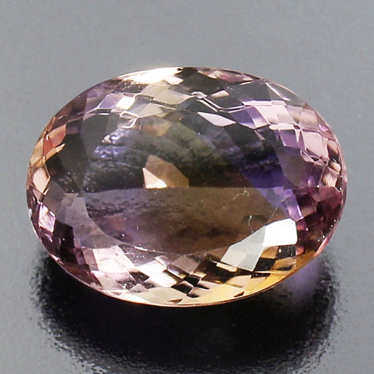 Камень фиолетово-золотистый Аметрин натуральный 19.19 карат арт 40225