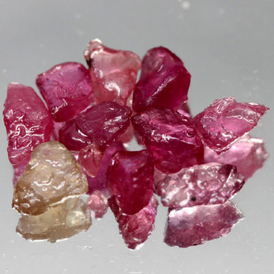 Минерал розового Корунда натурального 19.11 карат арт. 14523