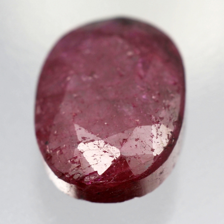Камень розовый корунд натуральный 20.80 карат арт 20853