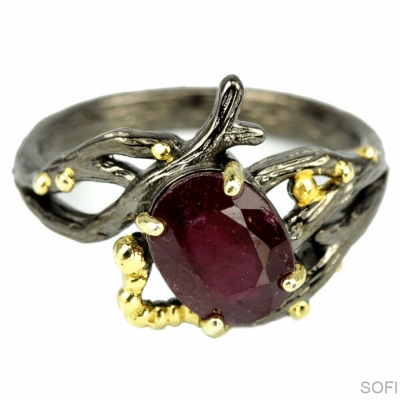 Серебряное кольцо с розовым корундом арт 27465