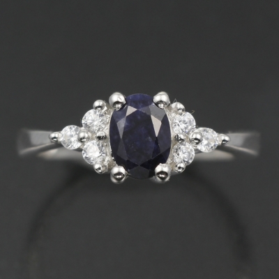 Серебряное кольцо с синим корундом натуральным арт. 27163