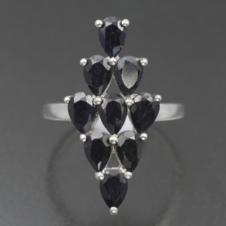 Серебряное кольцо с синим корундом натуральным арт. 27179