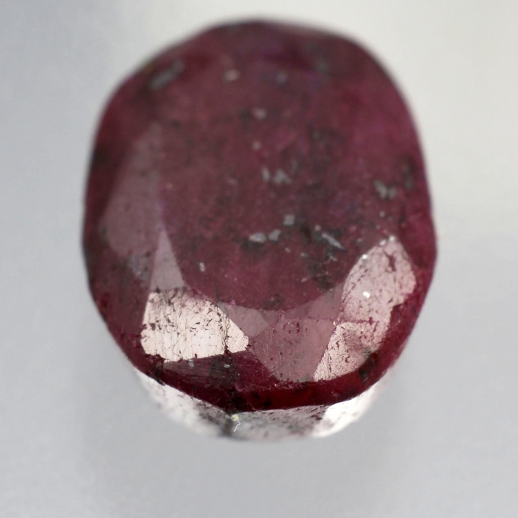 Камень розовый корунд натуральный 19.20 карат арт 10851
