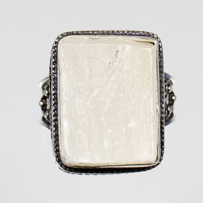 ​Дизайнерское кольцо с поделочным камнем арт 24924