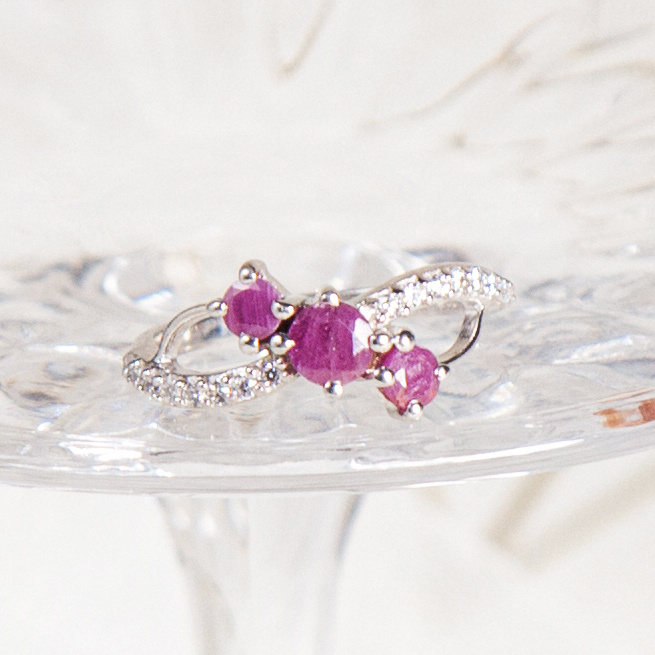 Серебряное кольцо с розовым корундом натуральным арт. 27168