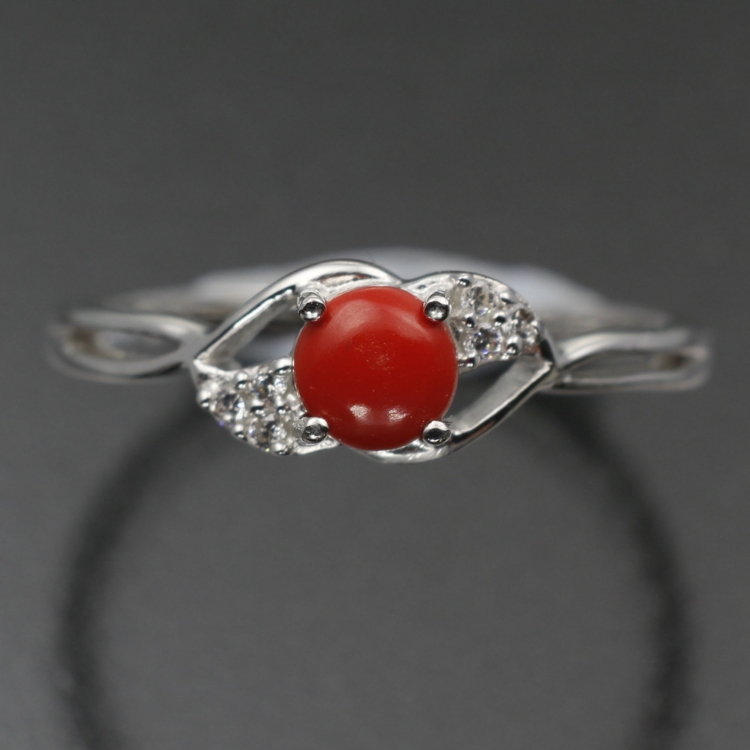 Серебряное кольцо с кораллом натуральным арт. 27074