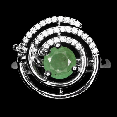 Серебряное кольцо с зеленым бериллом арт 25643